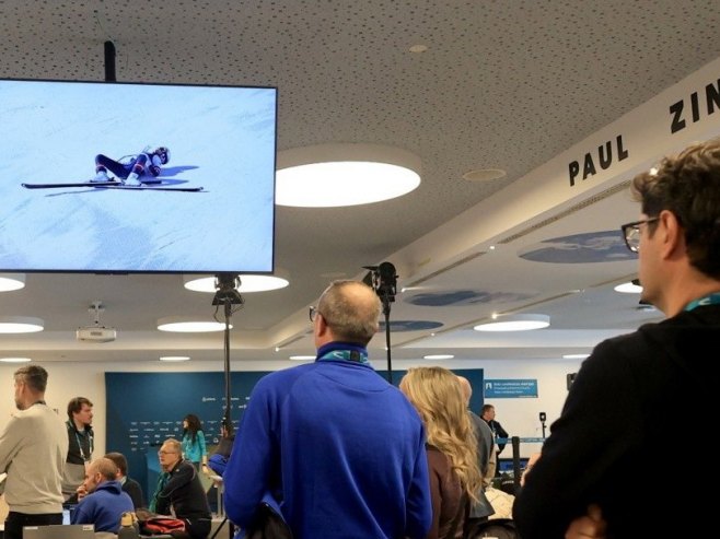 Lindzi Von, pad (Foto: EPA/PIERRE TEYSSOT) - 