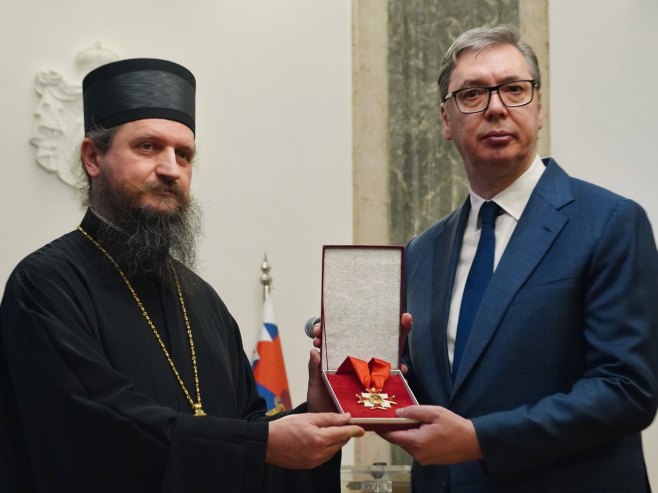 Vladika Sergije uručio Vučiću orden  (FOTO/VIDEO)
