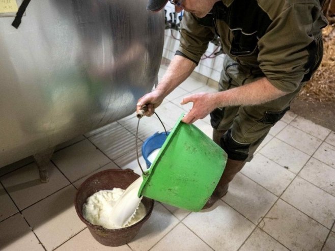 Poljoprivrednici FBiH: Zabraniti uvoz mlijeka