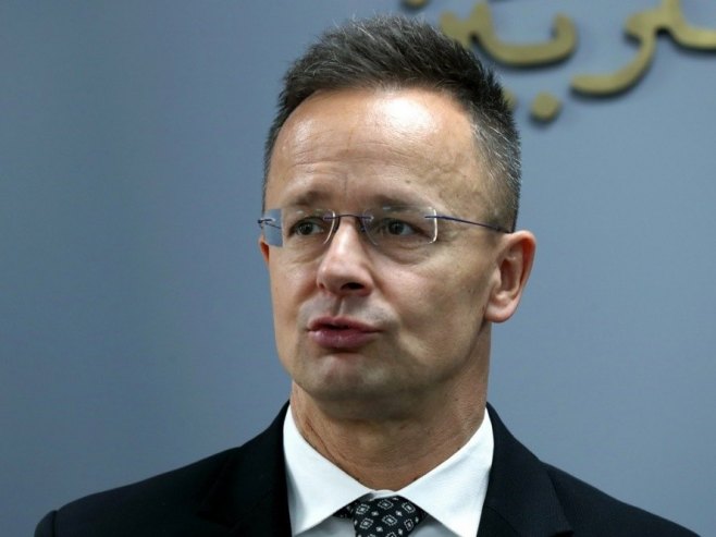 Peter Sijarto (Foto: EPA/WAEL HAMZEH) - 