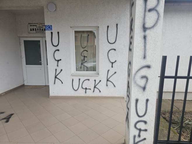 Albanac na ambulanti u Dobrotinu kod Lipljana ispisao grafite koji veličaju "UČK"