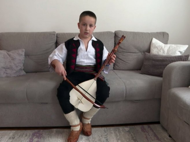 Lazar Čolaković - najmlađi guslar u Republici Srpskoj (VIDEO)