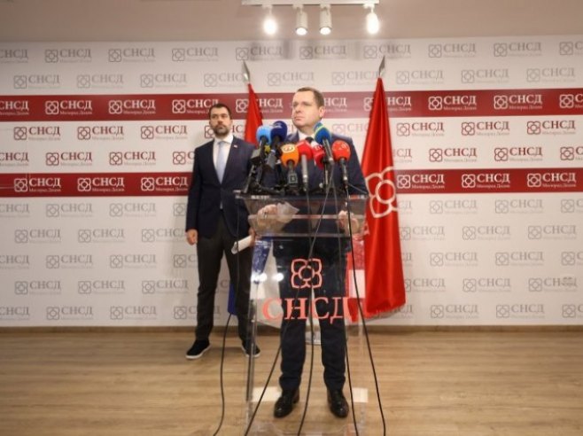 Radovan Kovačević i Igor Dodik na konferencija za novinare - Foto: ZIPAPHOTO/Borislav Zdrinja