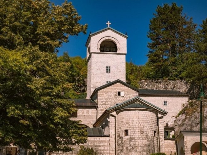 Etnografski muzej povodom Sretenja izlaže minđušu iz 14. vijeka i kaligrafske radove