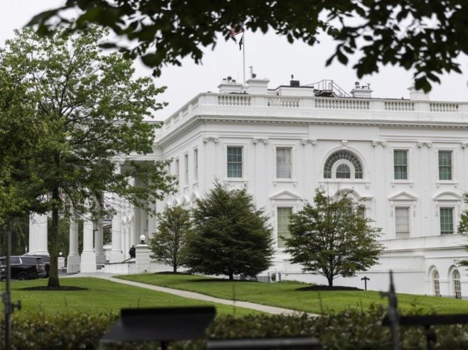 Bijela kuća čestitala Dan zaljubljenih – Grenland u srcu i zarobljeni Maduro u avionu