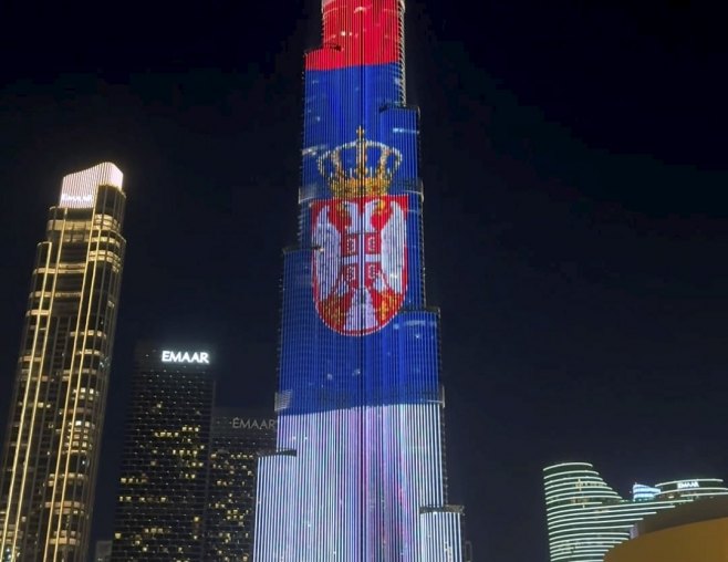 Burdž Kalifa u Dubaiju u bojama srpske zastave, Vučić: Hvala, dragi prijatelji (FOTO/VIDEO)