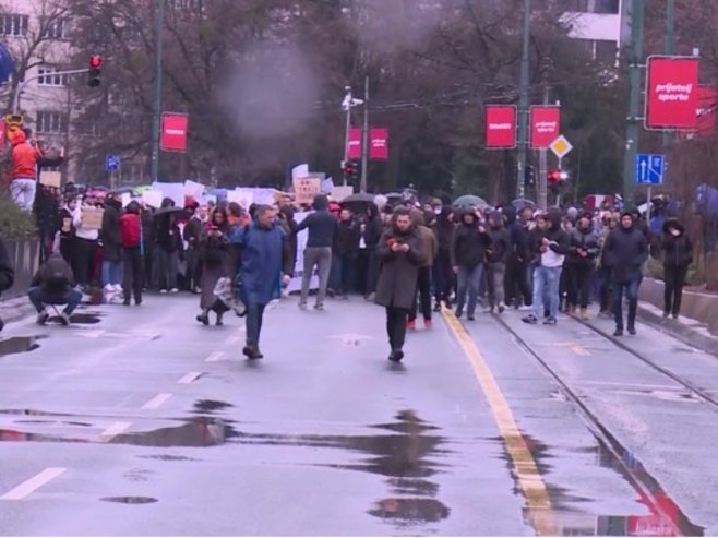 Višednevni protesti nakon tramvajske nesreće: Pala Vlada Kantona Sarajevo, premijer Uk podnio ostavku