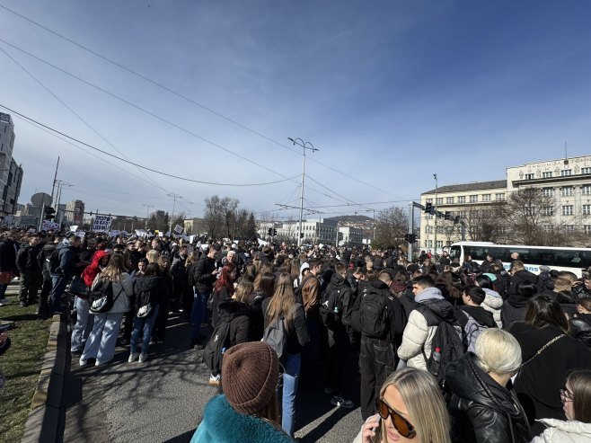 Protesti u Sarajevu: Zatražene ostavke svih odgovornih u lancu javnog prevoza (VIDEO)