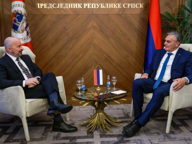 Ginkel i Karan (foto: x.com/USEmbassySJJ) - 