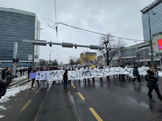 Јoš jedan dan protesta u Sarajevu, sutra nastavak: Povučeni stari tramvaji iz saobraćaja