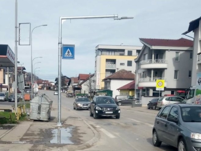 Osvijetljeni pješački prelazi kod OŠ "Sveti Sava" u Banjaluci (FOTO)