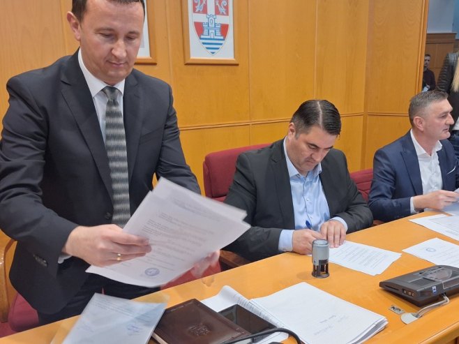 U Trebinju i Nevesinju potpisani ugovori po programima zapošljavanja