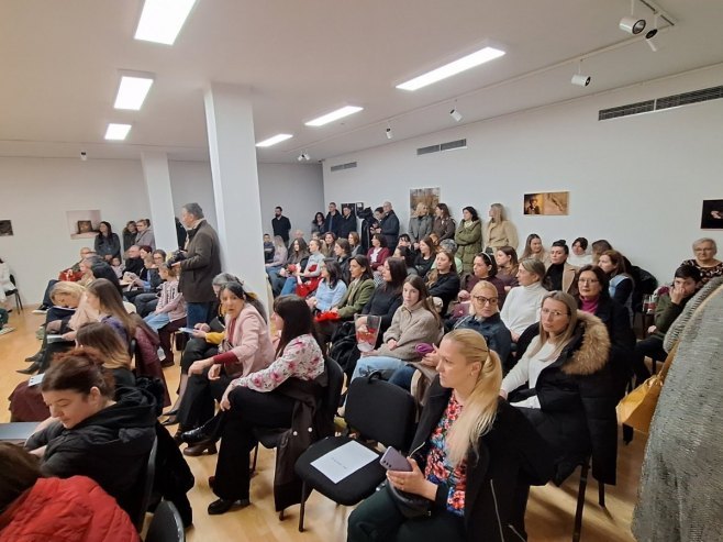 U Trebinju promovisan priručnik "Pretvorimo učionicu u dobročinitelja tvornice"