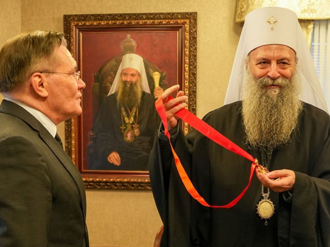 Patrijarh Porfirije uručio orden Alekseju Lihačovu