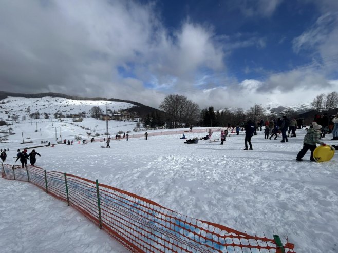 "Svi na snijeg - Čemerno te zove"