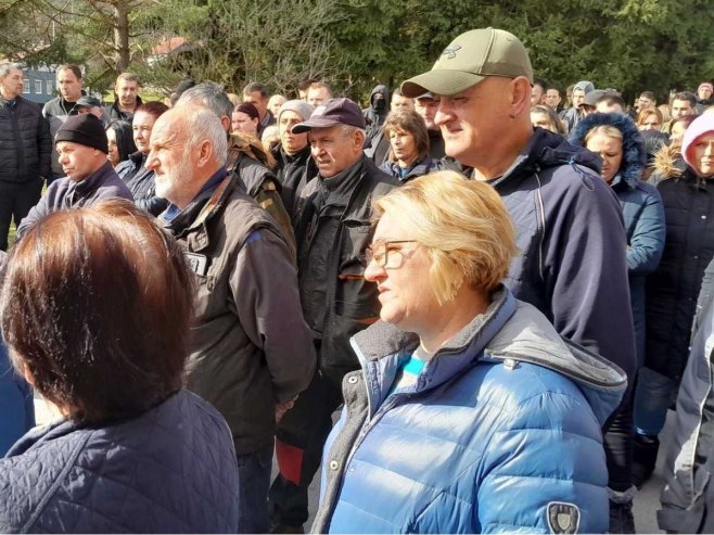 Protest radnika TRZ Hadžići: Traže hitnu isplatu svih zaostalih plata