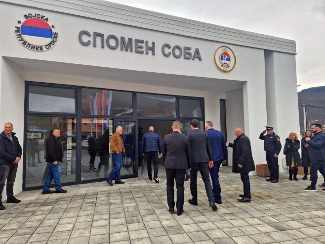 Minić u Ribniku; Položio vijenac u Spomen sobi (FOTO)