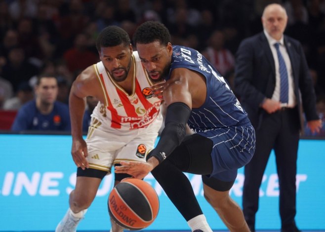 Zvezda pobijedila Efes, briljirao Batler sa sedam trojki