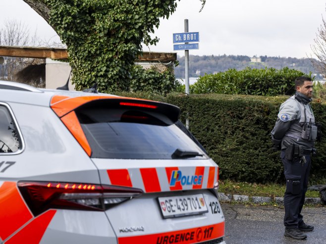 Policija u Ženevi (Foto: EPA/MARTIAL TREZZINI) - 