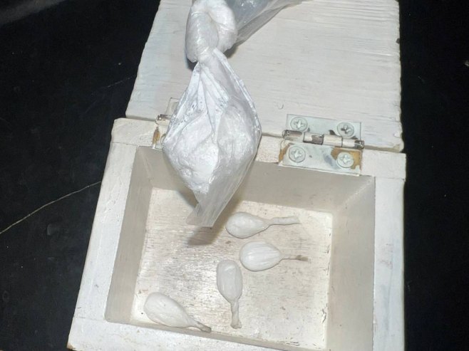 Vitez: Uhapšena tri muškarca, pronađena droga za uličnu prodaju