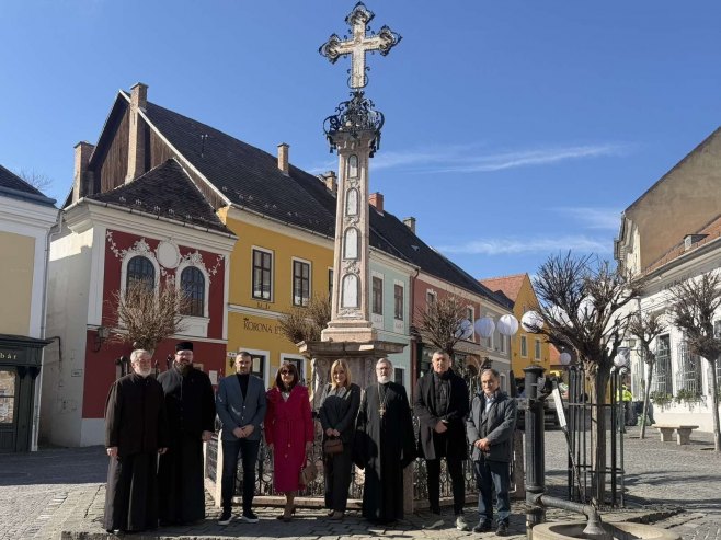 Delegacija NSRS posjetila Sentandreju - Foto: Ustupljena fotografija