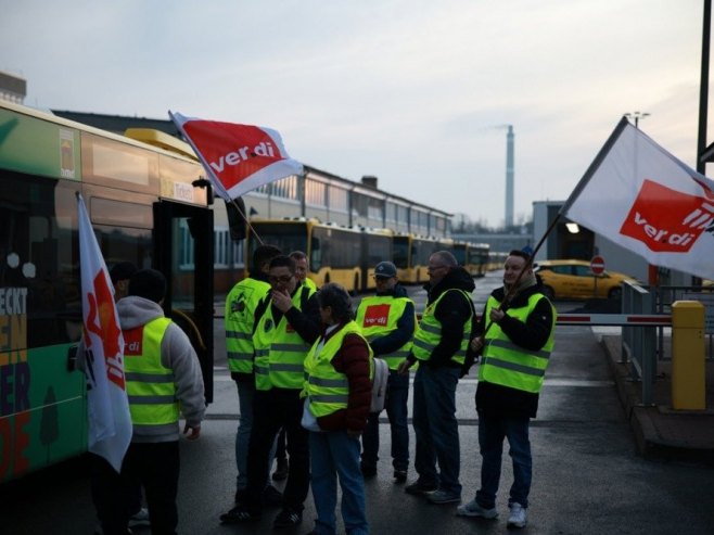 Njemački sindikat pokrenuo štrajkove, javni prevoz u zemlji gotovo paralisan