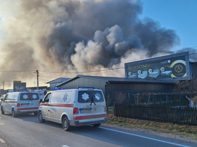 Požar u fabrici namještaja u Bukviku, ima povrijeđenih (FOTO)