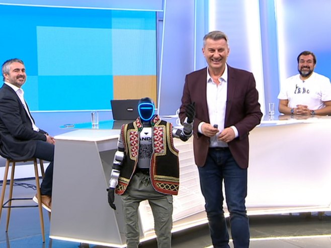 Neobičan gost RTRS-a, humanoidni robot - pogledajte kako je to izgledalo (VIDEO)