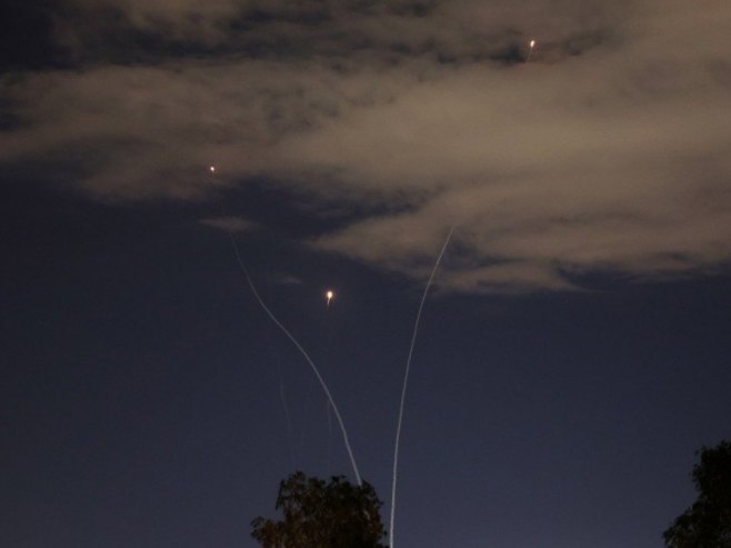 UŽIVO - Iran proglasio četrdesetodnevnu žalost zbog ubistva Hamneija; Eksplozije odjekuju Dubaijem i Dohom (VIDEO)