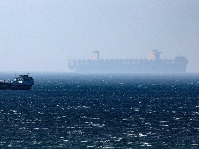 Tone tanker koji je želio da da prođe kroz Ormuski moreuz (VIDEO)