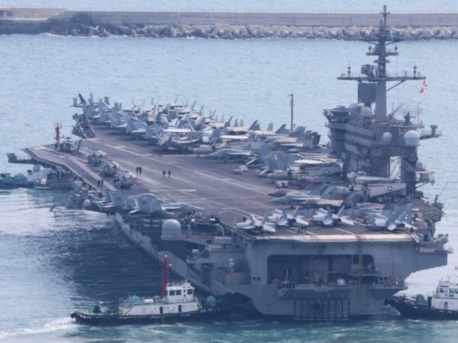 Iranci tvrde da su pogodili američki nosač aviona - Centralna komanda SAD negirala