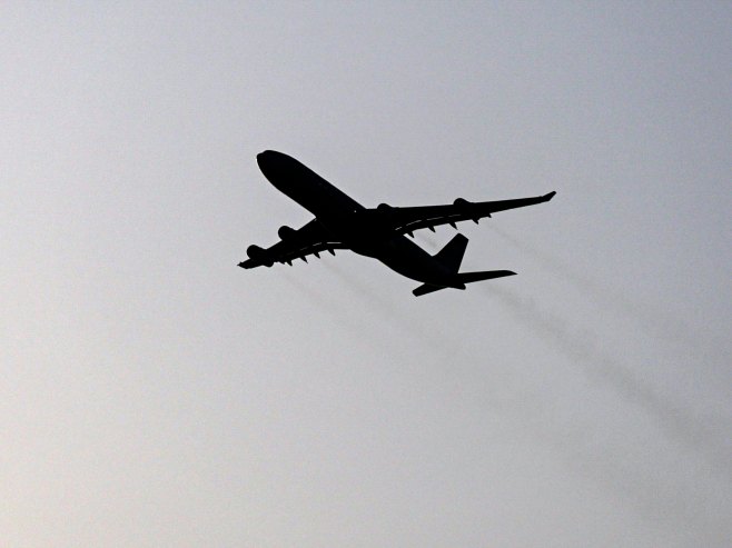 Akcije avio-kompanija padaju dok putnici pokušavaju da napuste Bliski istok