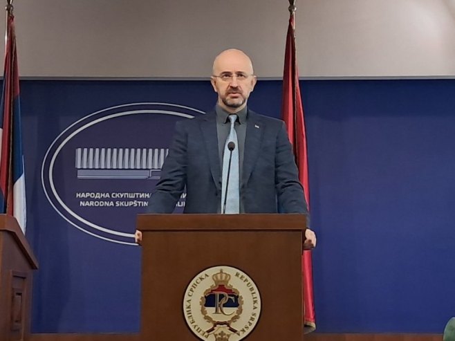 Mazalica: Tekst rezolucije o zabrani ustaštva usaglašen sa istoričarima i pravnicima; Neke segmente opozicija nije obuhvatila