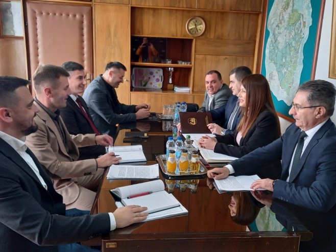 Kuzmić posjetila je danas Šumsko gazdinstvo "Јahorina" na Palama Kuzmić posjetila je danas Šumsko gazdinstvo "Јahorina" na Palama - Foto: SRNA