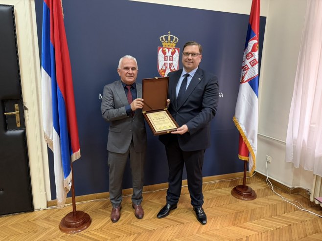 Kokanoviću plaketa za pomoć u projektu povezivanja srpske djece