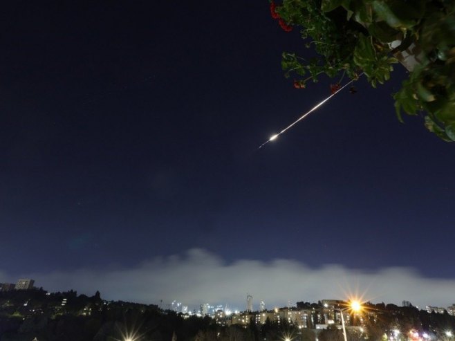 Raketni napad (Foto: EPA/ABIR SULTAN) - 