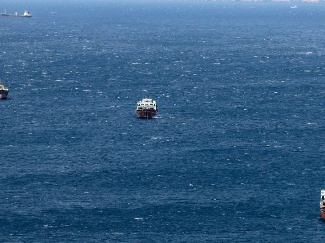 Crnogorski pomorci sa brodova iz Ormuskog moreuza traže pomoć