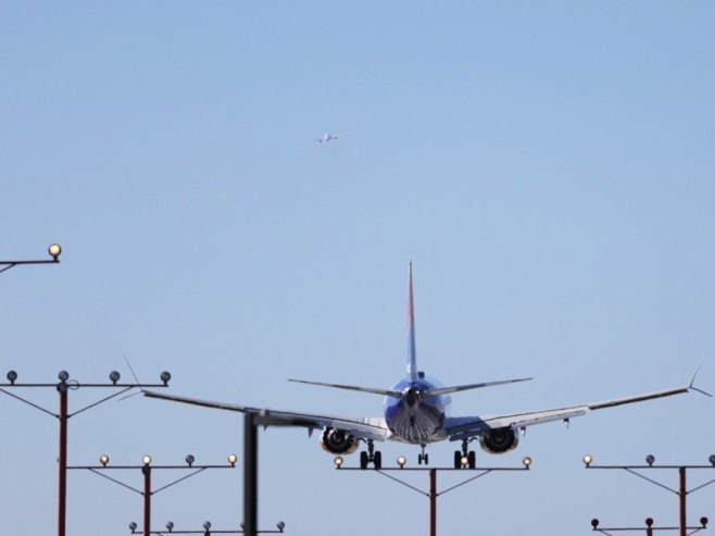 Avion sa 173 državljana BiH poletio iz Dubaija; Đokić za RTRS: Dogovaramo još jedan let