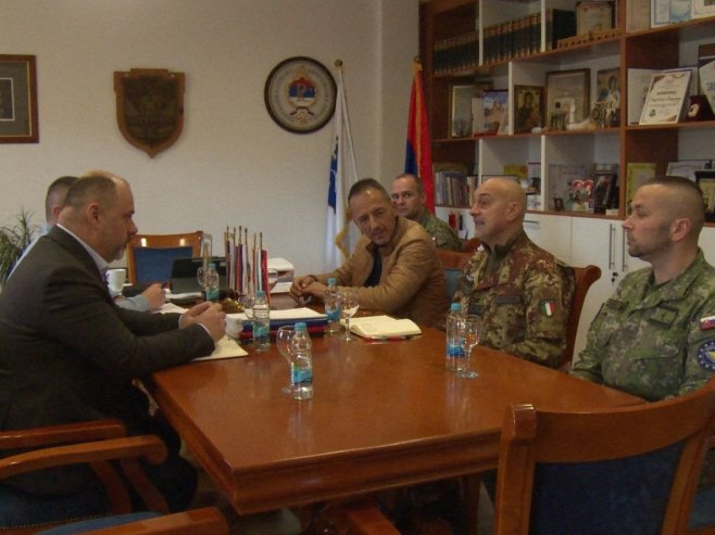 General-major Mauricio Fronda u Višegradu General-major Mauricio Fronda u Višegradu - Foto: RTRS