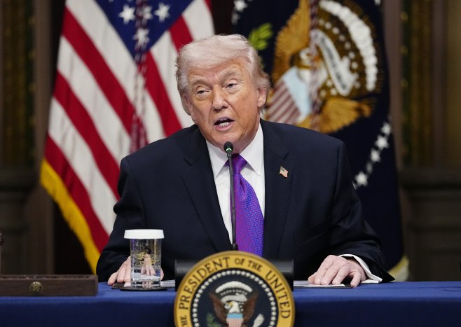 Donald Tramp (Foto: EPA/BONNIE CASH / POOL) - 