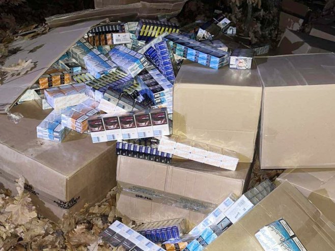 Švercovao duvan, pa kombijem probio policijsku blokadu