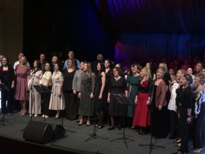 U Prijedoru održan tradicionalni osmomartovski koncert (VIDEO)
