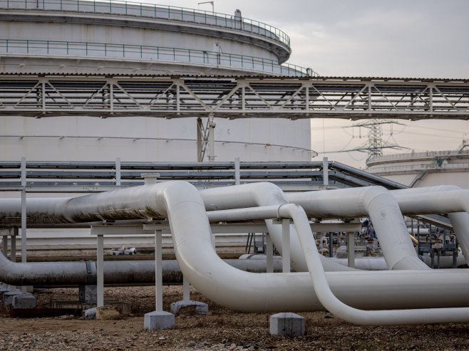 Nafta najskuplja od oktobra 2023: Barel dostigo 90 dolara i nema naznaka da će bar stagnirati (VIDEO)