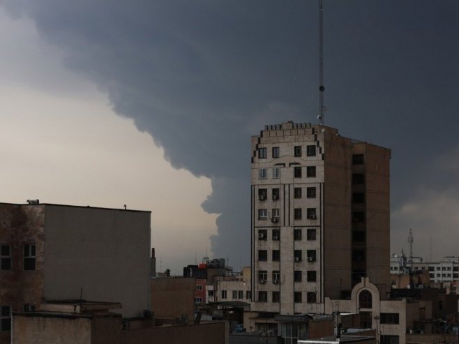 Teheran (Foto: EPA/ABEDIN TAHERKENAREH) - 