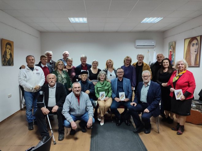 Predstavljena knjiga "Bljesak grozda" grupe autora
