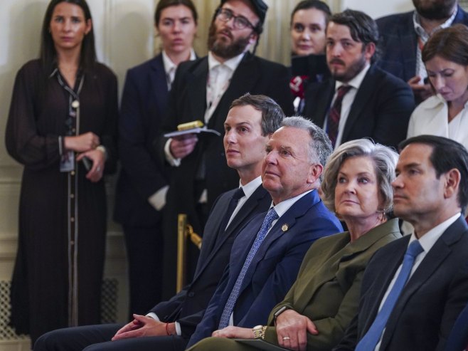 Stiven Vitkof i DŽared Kušner (Foto:  EPA/WILL OLIVER / POOL) - 