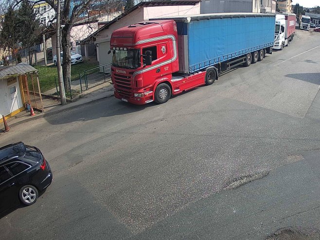 Granični prelaz Gradiška (foto: ams-rs.com) Granični prelaz Gradiška (foto: ams-rs.com) -