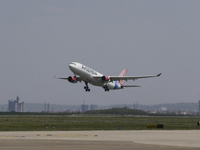 Poletio avion iz Rijada za Beograd sa 162 putnika, od kojih 10 beba