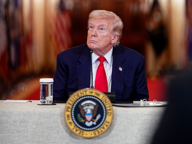 Tramp: Previše je rano za raspravu o preuzimanju iranske nafte, ali ne isključujem to