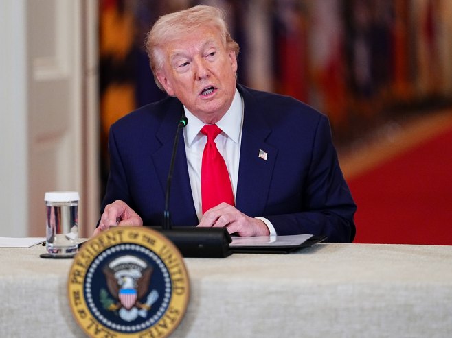 Tramp: Ako Iran zatvori Ormuski moreuz, SAD će ih gađati 20 puta jače